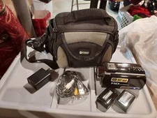 kicteck Digital Video Camcorder 1080p Card slot with carrying case 2 batteries