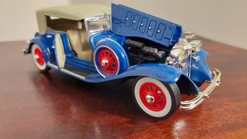 1932 Chrysler lebaronn 1/32 scale diecast model, used in display cases - Picture 7 of 12