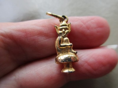 VINTAGE RETRO NIEDLICH ALTGOLDFARBEN LUCKY PIXIE PISKEY KRÖTENHOCKER ANHÄNGER CHARM ANHÄNGER