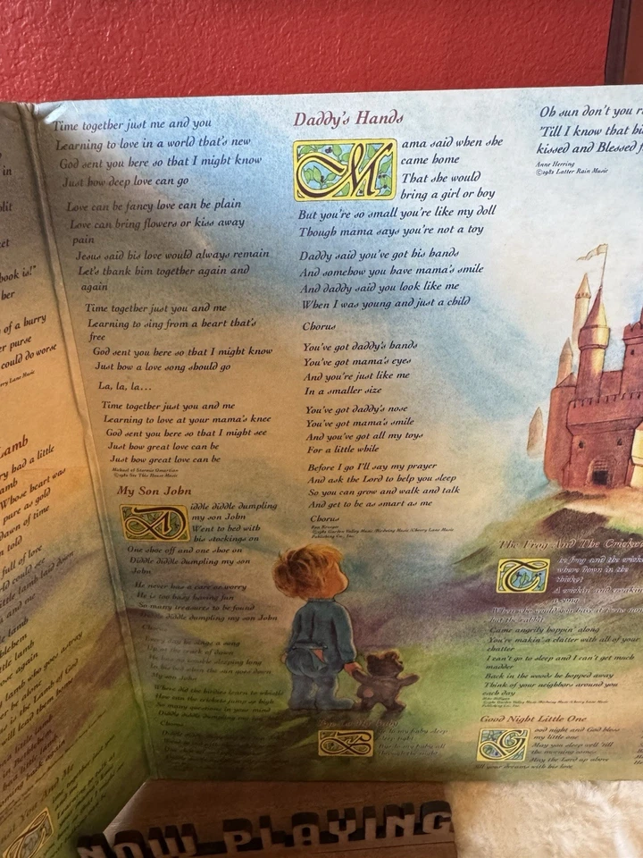 Lullabies and nursery rhymes volume one vintage vinyl record candle Foto 4 de 4