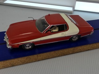 1/32 slot cars HORNBY FORD GRAN TORINO STARSKY & HUTCH W/ WORKING HEAD&TAILIGHTS