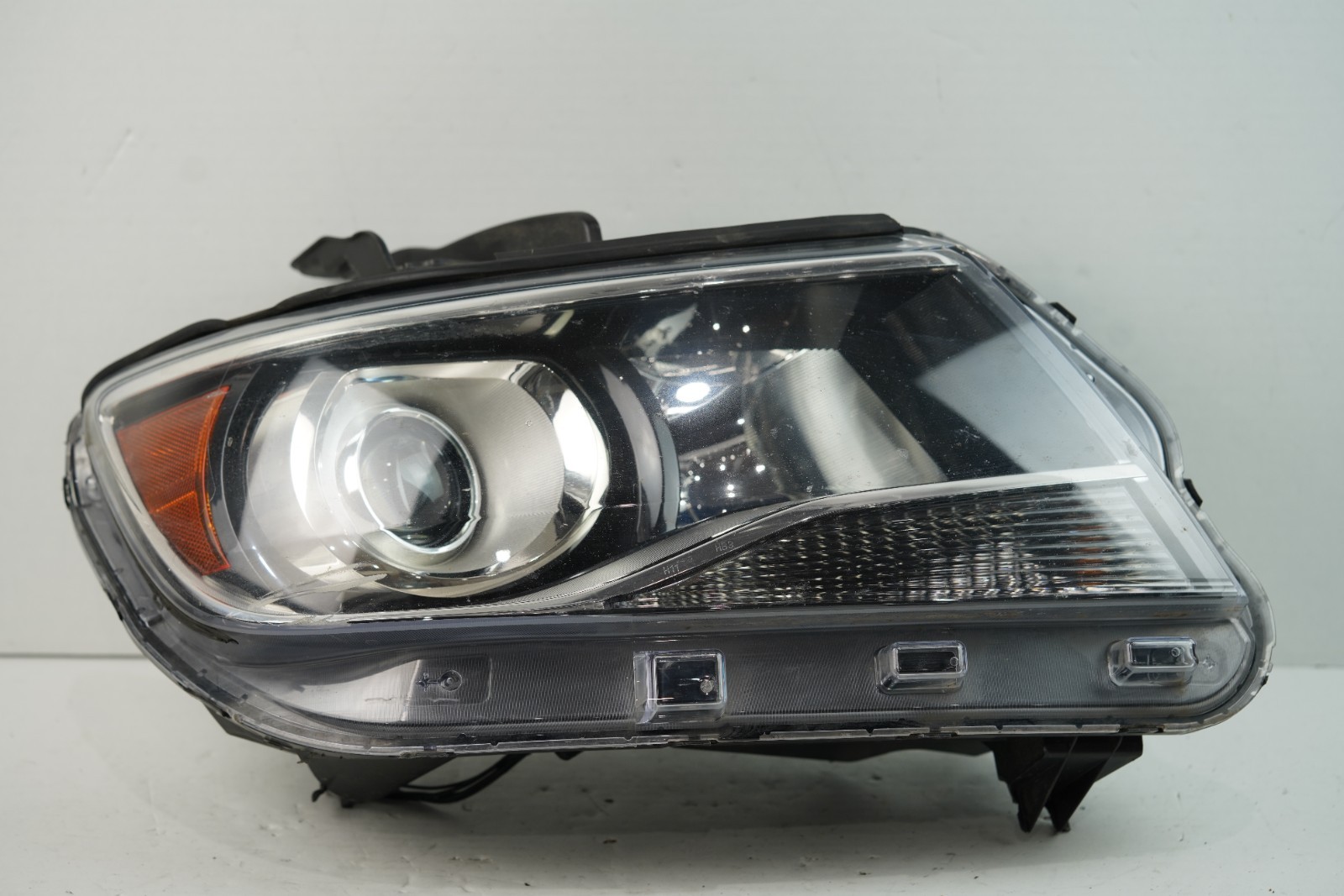 2015-2022 Chevrolet Colorado Halogen Right Passenger Headlight OEM Projector W1
