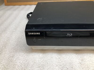 Samsung BD-P1400 HDMI Blu-Ray Disc/DVD Player 1080p No Remote incl