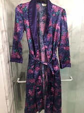 Women's bathrobe