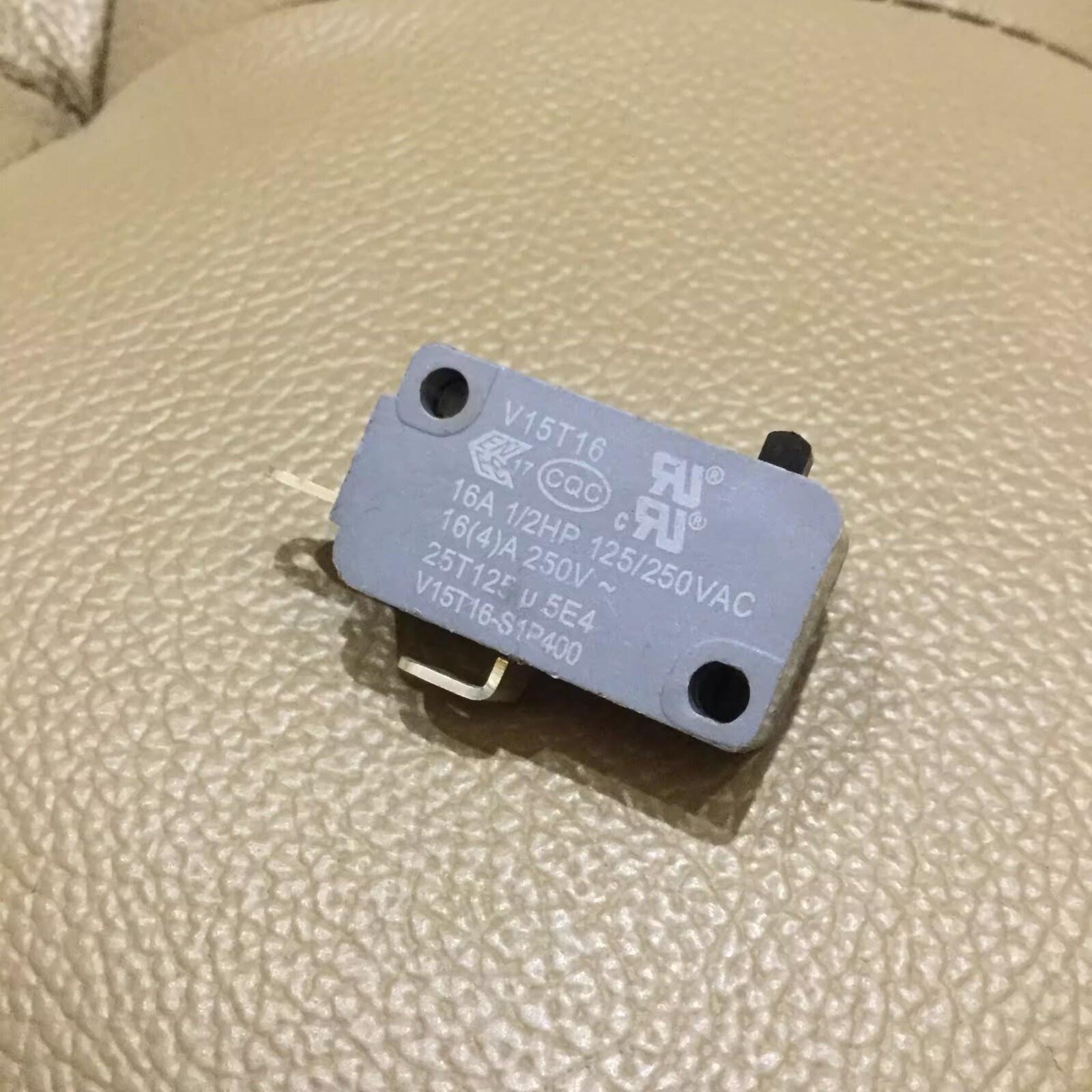 Honeywell V15T22-KC200A02 Micro Limit Switch - 1 PC With 2 Short Pins & Press Rod