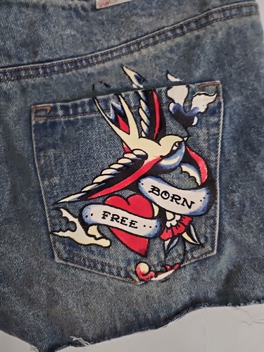 Pantalones Cortos de Denim para Mujer Don Ed Hardy Pintados Born Free Design Talla XL - Imagen 4 de 7
