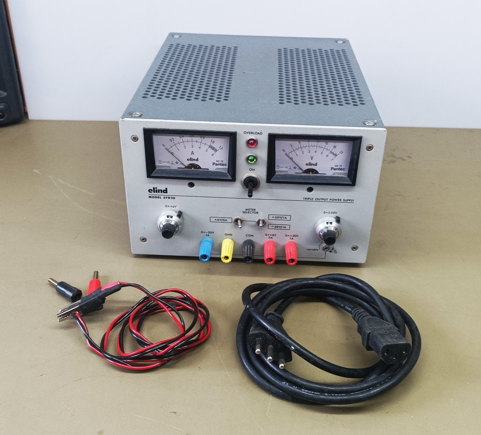 Alimentatore da banco ELIND 6td20 tripla uscita DC ( leggi )