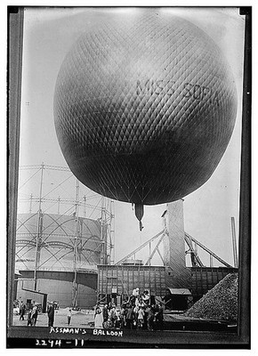 Photo:William F Assmann Balloon 1910s Airship Miss Sofia People
