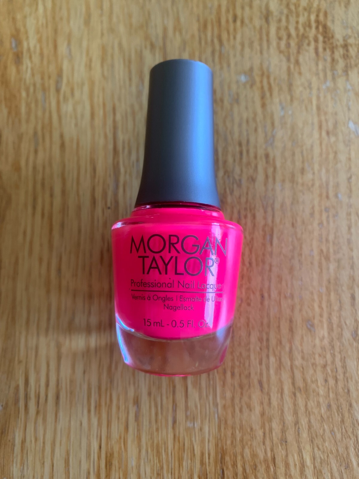 Brand New MORGAN TAYLOR Nail Lacquer 15ml-Shake It Til You Samba (3110895) Neon
