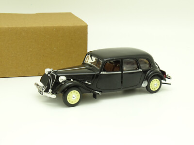 Miniature Norev 1/43 Série Réédition - Citroën Traction 15/6 Familiale 1949 Noir