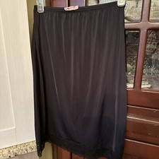 Vintage Jones NY Women's 22 Inch Knee Length Half Slip