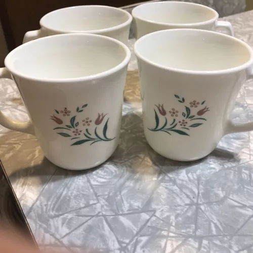Corelle by Corning Ware Rosemarie Coffee Cup Mug Set of 4 Pink Tulip