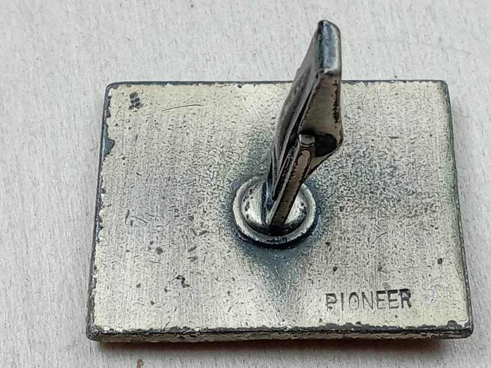 Gemelos antiguos marca Pioneer con tema de polo - Caballo y jugadores: 1,5" x 1" Foto 4 de 4