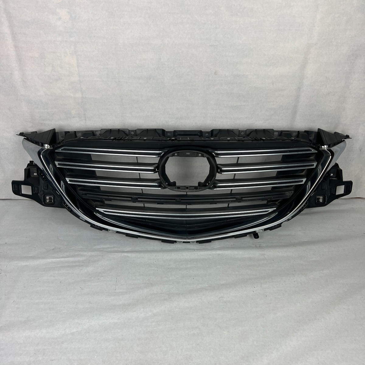 CRACK 2016 2017 2018 Mazda CX-9 Front Grille Assembly Non-Adaptive