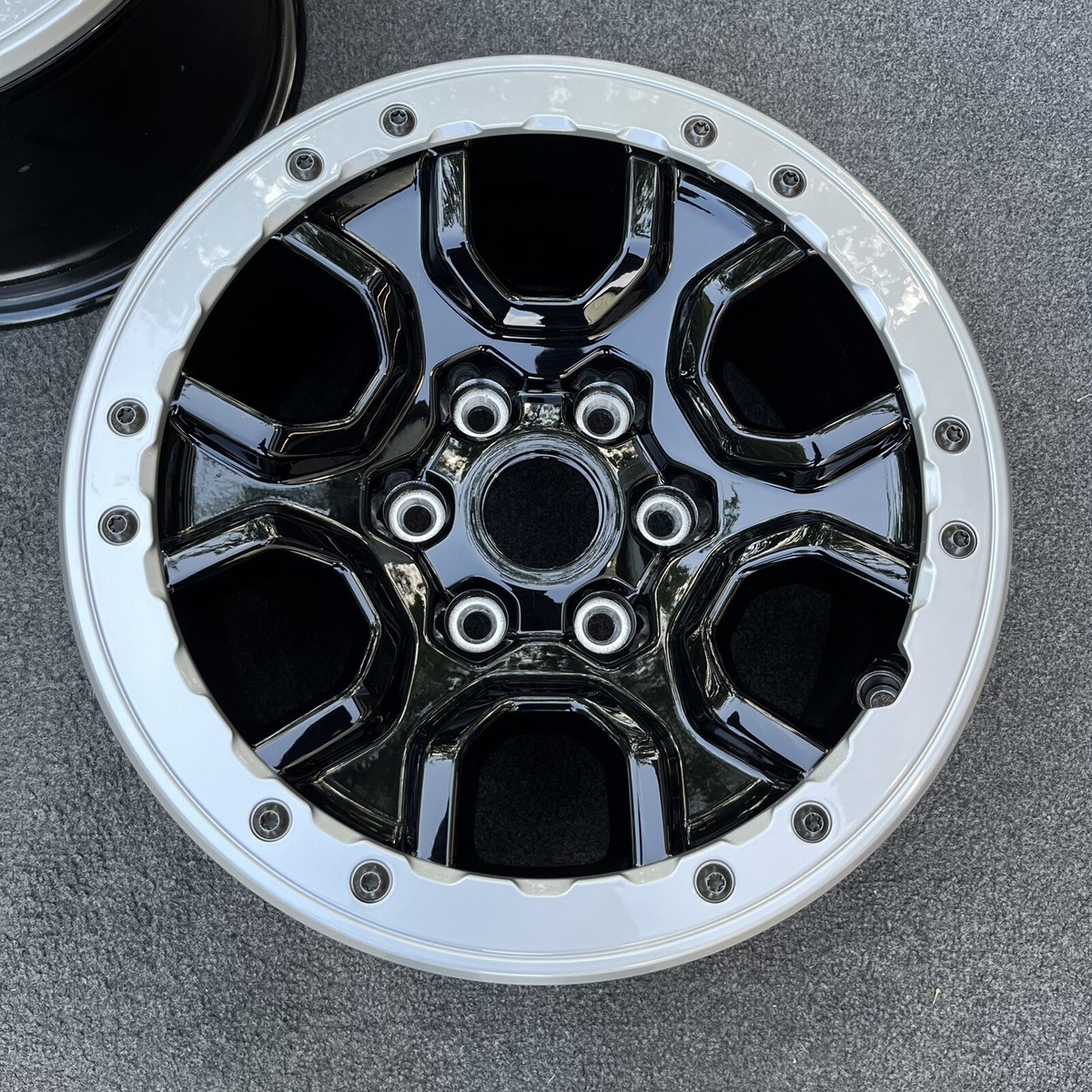 SINGLE 17 INCH WHEEL/RIM FORD BRONCO 2021-2024 BEADLOCK OEM GLOSS