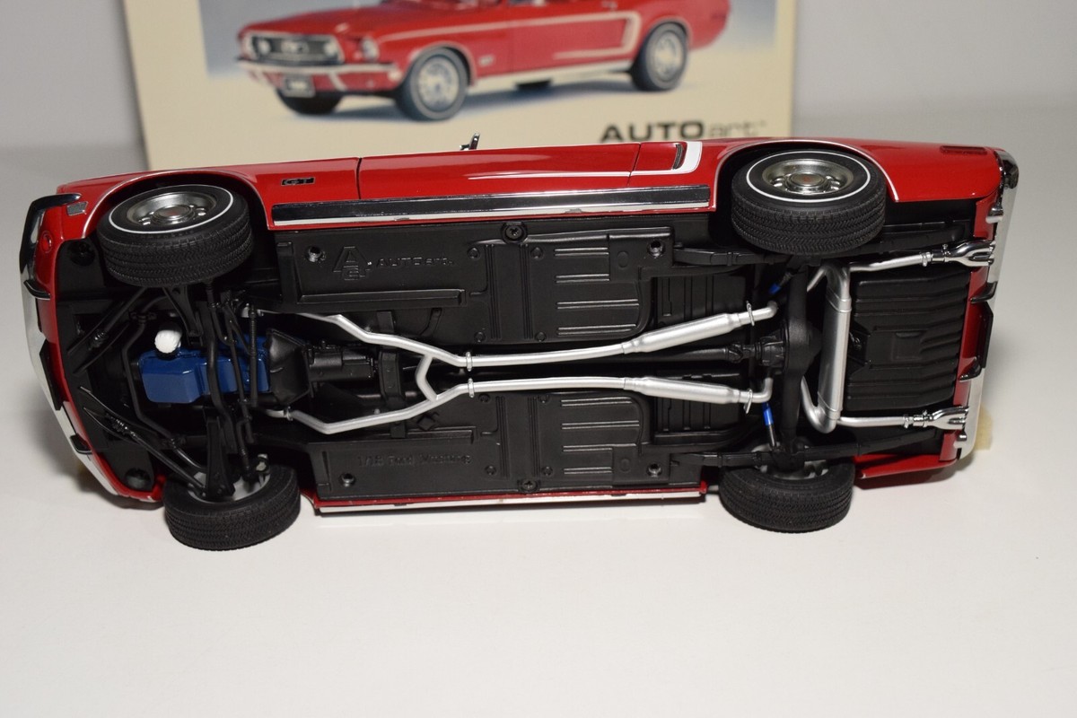 『ブリット』 AUTOart 1/18 FORD MUSTANG 1968 Ford Mustang GT 390 1968 (green) - Die-cast model - AutoArt