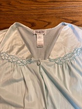 Vanity Fair Light Green Nightgown Button Up Robe Embroidered Style 90-107 Size L