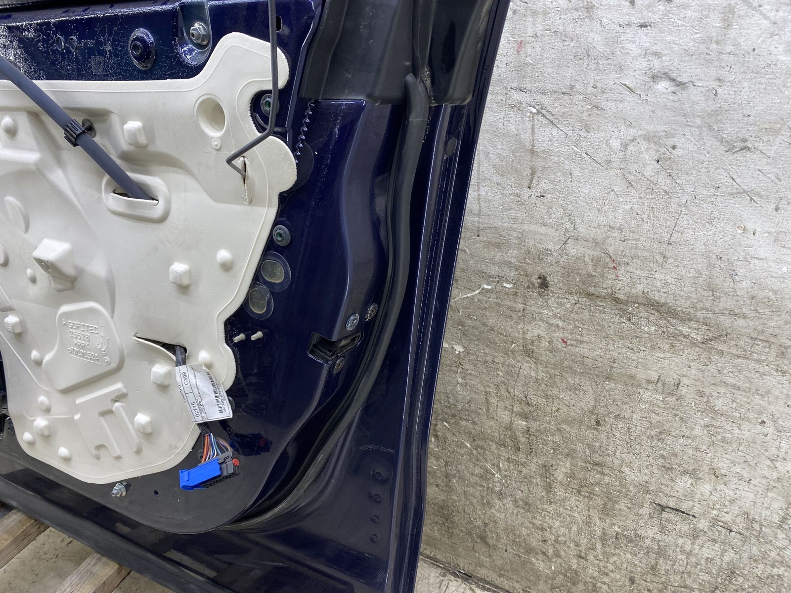 2017-2024 MASERATI LEVANTE GRANSPORT RIGHT FRONT DOOR SHELL BLU PASSIONE MICA