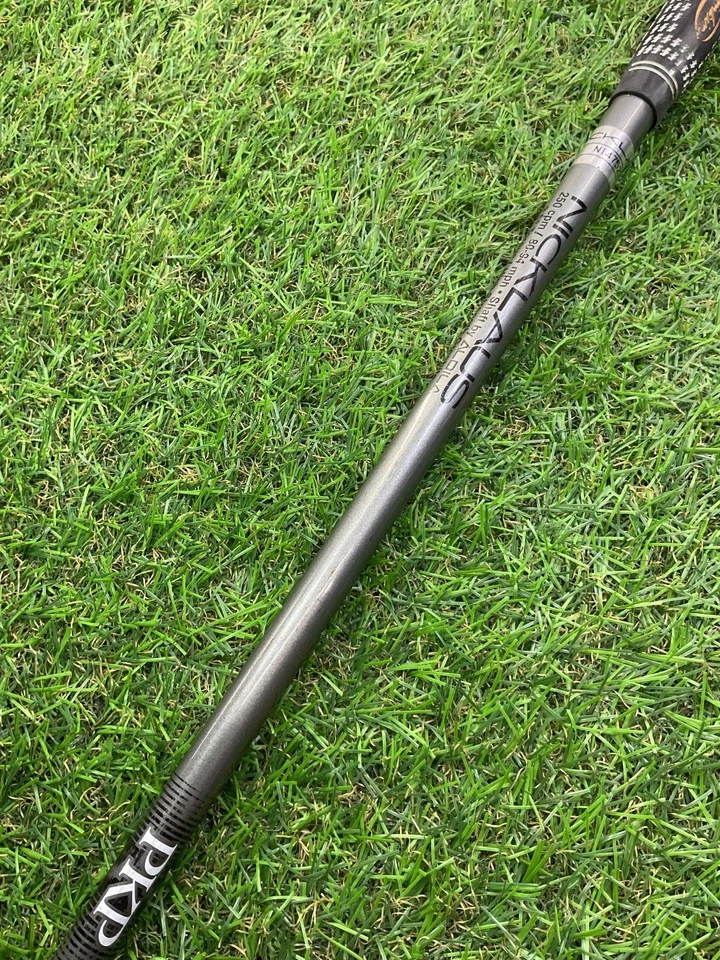 Nicklaus The Bear Offset 6 Iron - Image 4 of 4