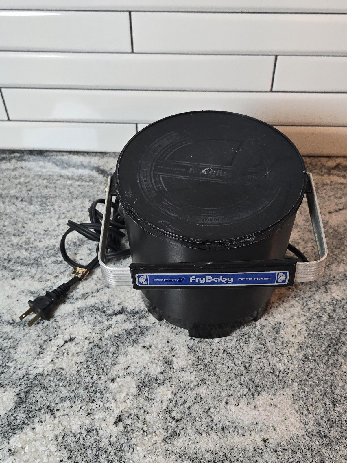 1 Qt 4 Cup Nonstick Black 900w Oil Saver