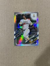 2021 Topps NPB Yurisbel Gracial Rainbow Foil Baseball Card 132/150