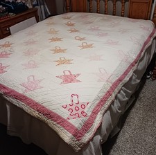 VINTAGE FLOWER BASKET QUILT 40 BASKETS  80" X 67" Multi Colored, Pink And White