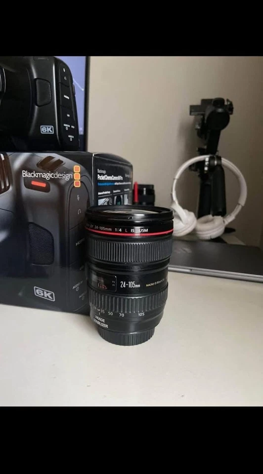 Black Magic Pocket Cinema 6K Pro con montaje de lente PL, jaula Tilta y 2 baterías Foto 3 de 4