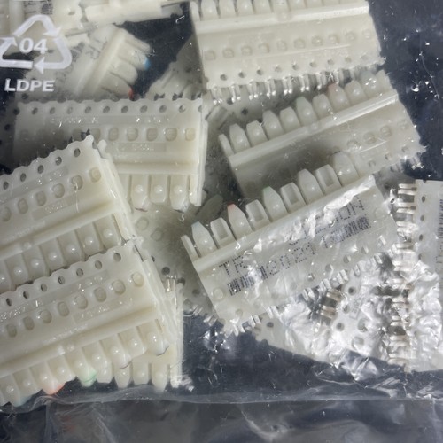Bag of 20 Siemon Connecting Block Modules 100.3799 Connector New - Afbeelding 6 van 6