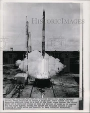 1957 Press Photo Vanguard rocket being developed to launch a satellite