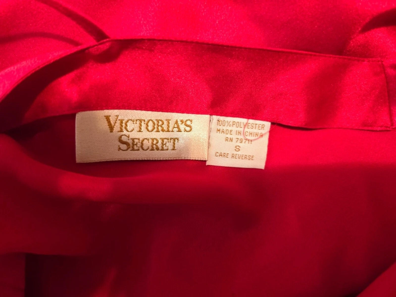 UNDERCOVER Abito slip Victorias Secret oro rosso raso con dettagli abbellimenti neri piccolo