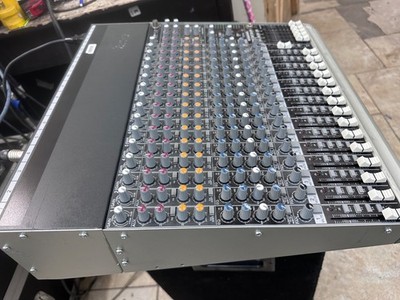 Mackie 1604 VLZ3 16 Channel 4 Bus Mixing Console - tested