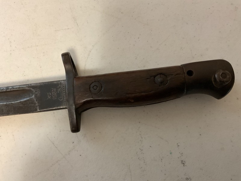 WWI BRITISH SMLE 1907 BAYONET WITH SCABBARD, MANUFACTURING DATE JUNE OF 1915