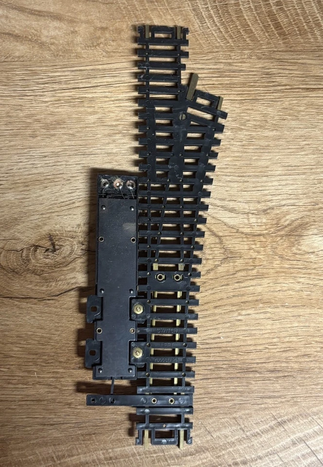 Ho Scale Right & Left Switch Tracks Untested (Tyco, Atlas, Yugoslavia) & other - Image 3 of 4