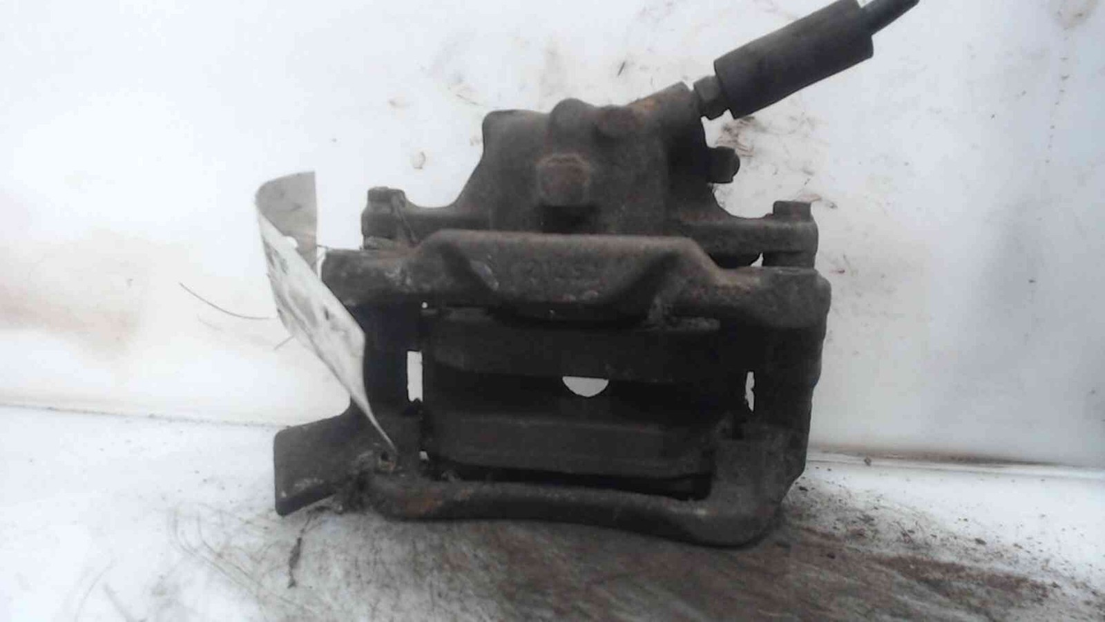 Etrier de frein avant droit Renault LAGUNA I 7701203660