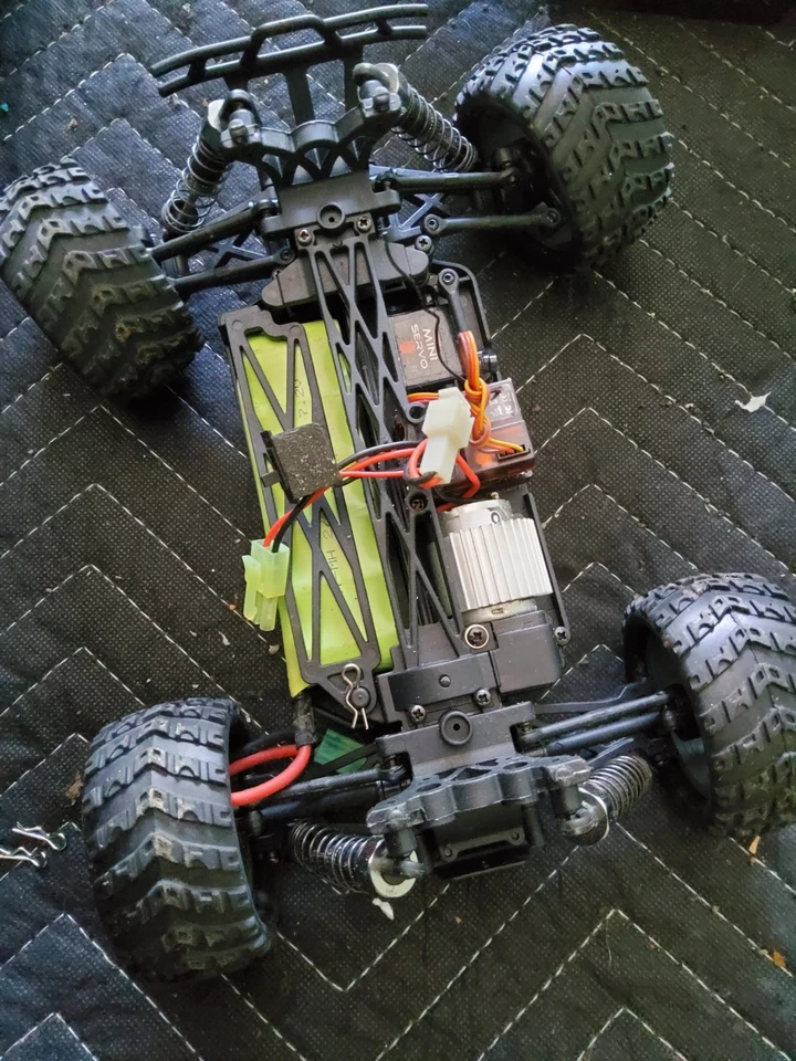 Camión de coche Himoto Mastadon 1/18 4x4 RC usado Foto 2 de 4