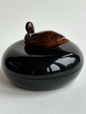Vintage schwarz und rot Lack Schmuckschatulle & Ente Schnitzerei Griff Design Top Japan