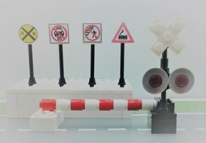 lego railroad crossing