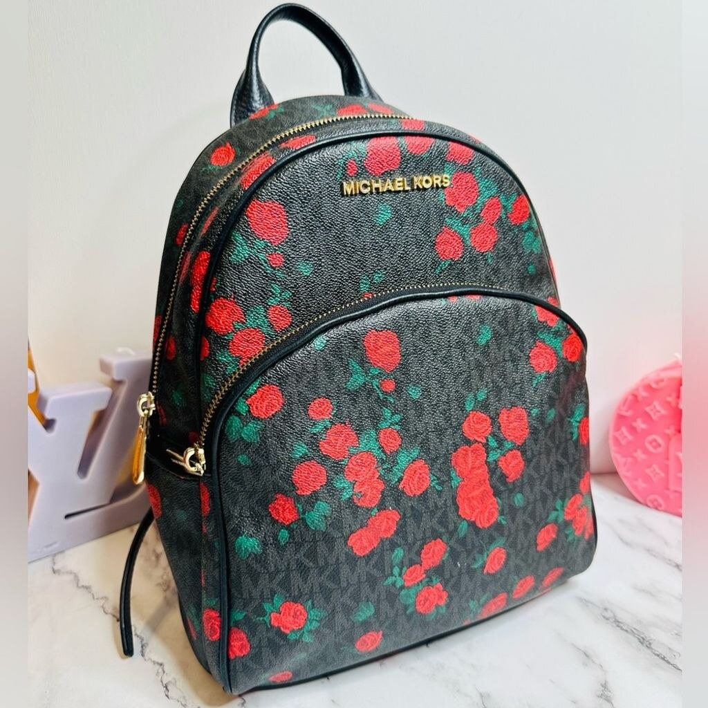 Michael Kors Abbey Medium Leather book bad with flowers Michael Kors Jaycee Large Backpack, Black Signature PVC  main image 4