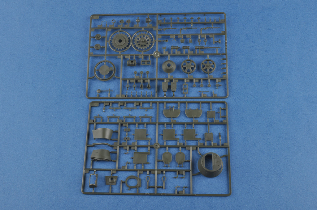 Maquette HOBBYBOSS 1/35 - Char Soviétique T-35 Lourd 1938/39 - Réf 83843