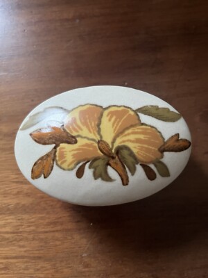 Pallisy Royal Worcester Vintage 70 s  Trinket/Pill Box - collectibles