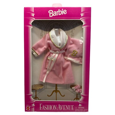 1995 Barbie Fashion Avenue Pink Robe, Slippers, Monogramed Towel, Brush 12173