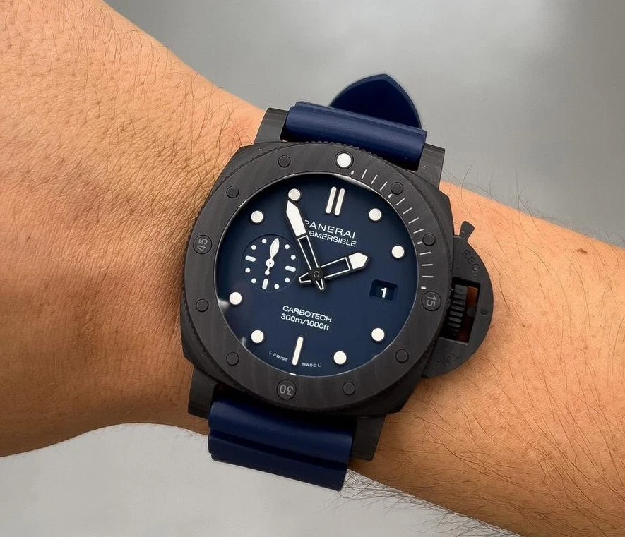 Panerai — Panerai Submersible Quarantaquattro CarbotechTM Abyss Blue - PAM01232