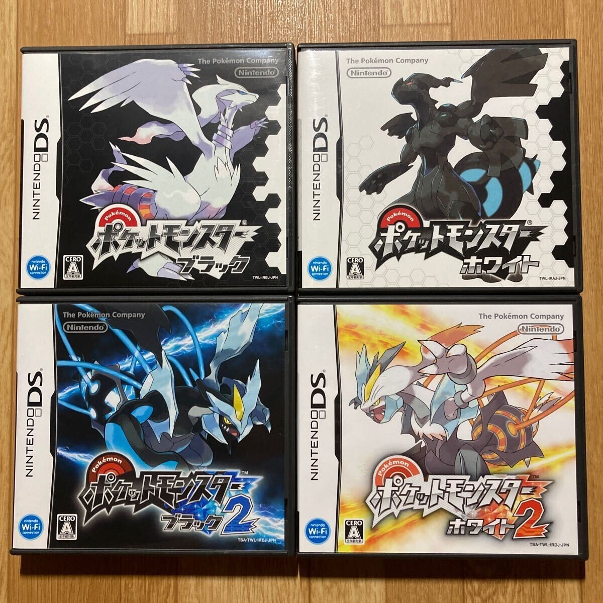 Lot 4 Pokemon Black White Black 2 White 2 set Nintendo DS NDS