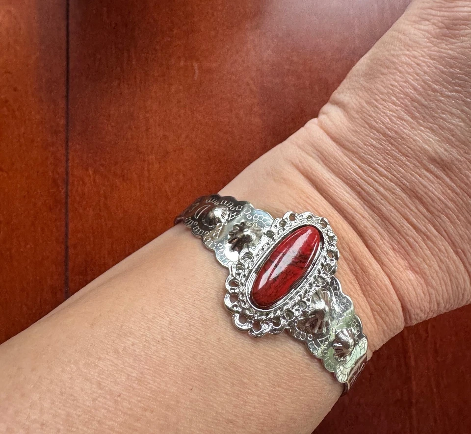 Brazalete de plata cornalina diseño intrincado vintage filigrana femenina Foto 2 de 4