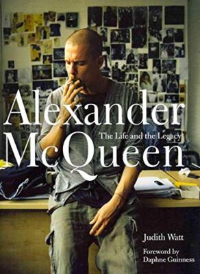 洋書 ALEXANDER McQUEEN FASHION VISIONARY Lee Alexander McQueen: The Illustrated World of a Fashion