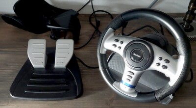 Saitek Lenkrad und Pedale, PS2 