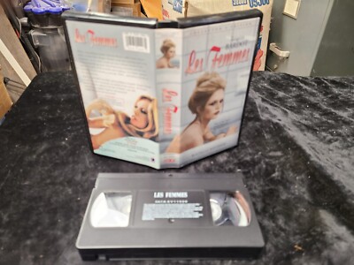 Brigitte Bardot LES FEMMES VHS Clamshell Case 2000 Collectors Edition Anchor Bay