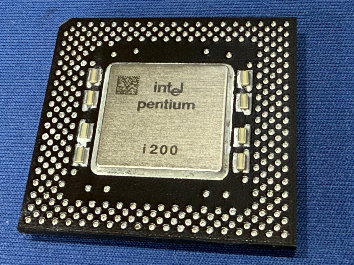 Vintage 1996 Intel Pentium 200 CPU @ 200mhz Fv80502200 SY044 Pulled From a PC online kaufen