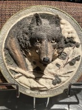 Plaque collector céramique loup 3D motif relief surélevé