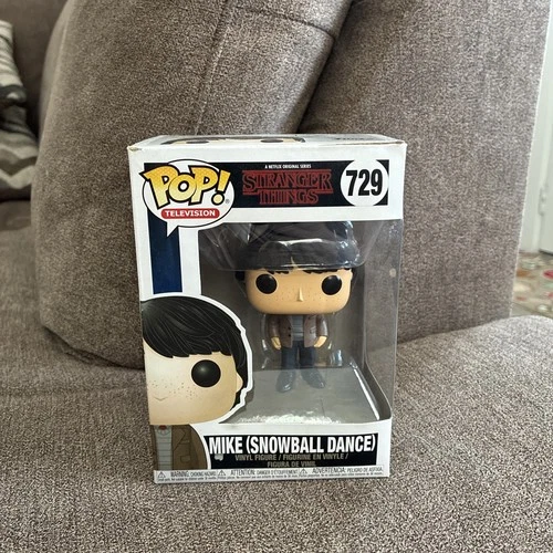 Stranger Things Snowball Dance Mike Wheeler Funko Pop New In Box #729